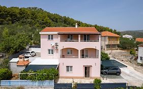 Apartments Iva