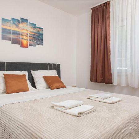 Apartments Iva Marina Zewnętrze zdjęcie